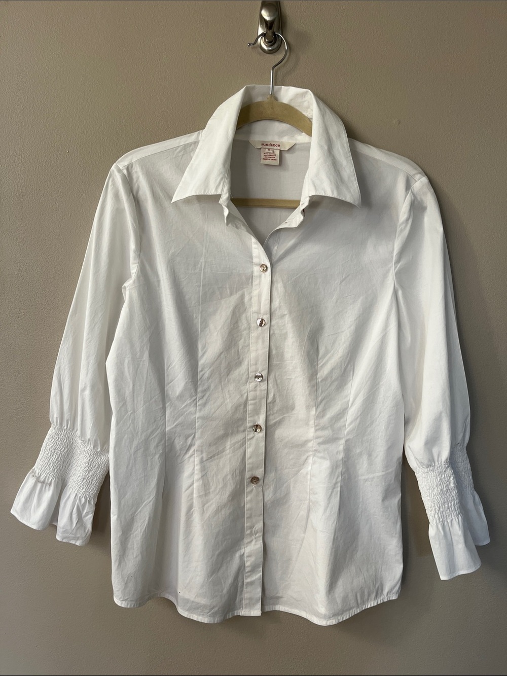 Sundance white button-down smocked ruffled cuffs blouse size 6